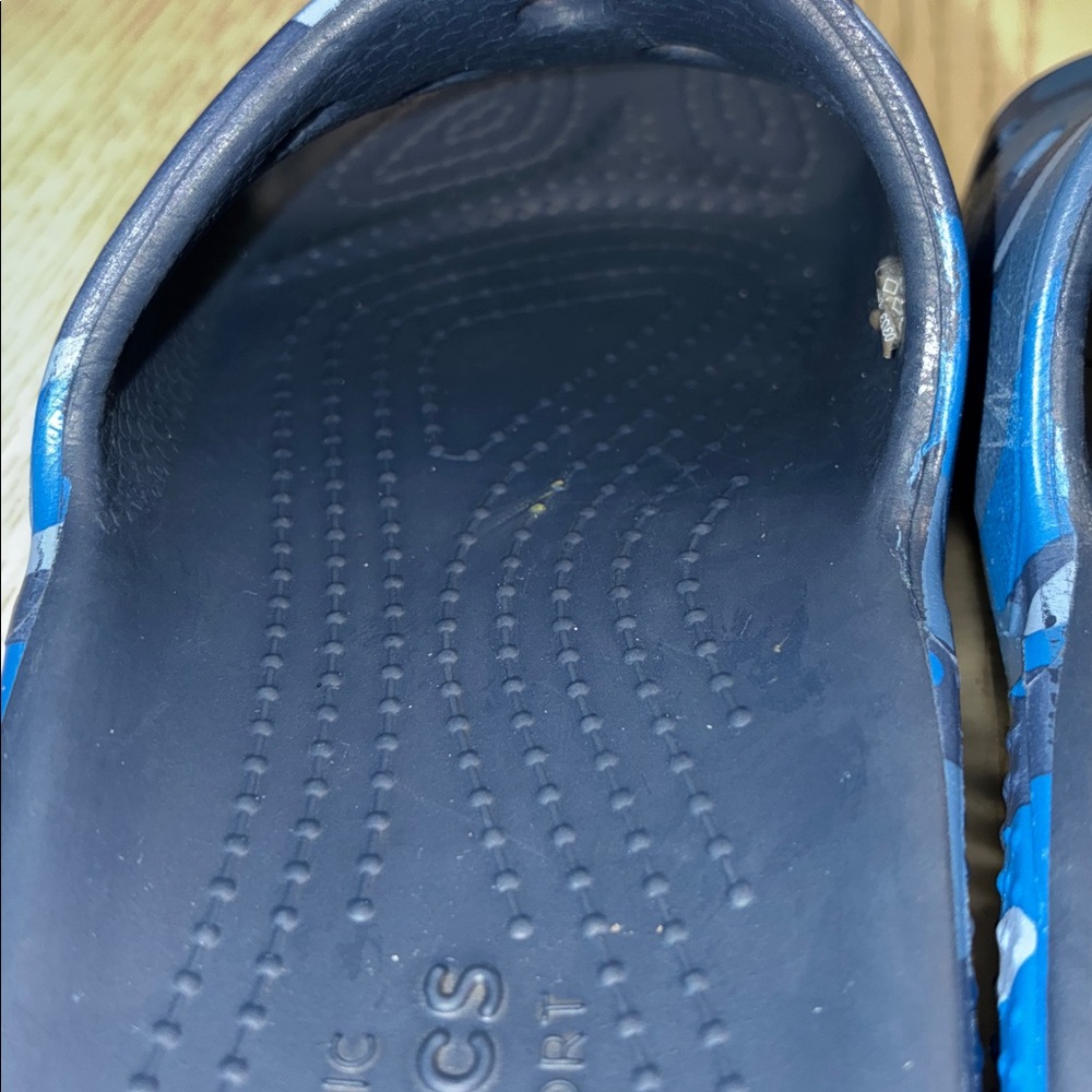 Little Boy’s Crocs Classic Slide Sandals (Navy/Camo) - Picture 7 of 11